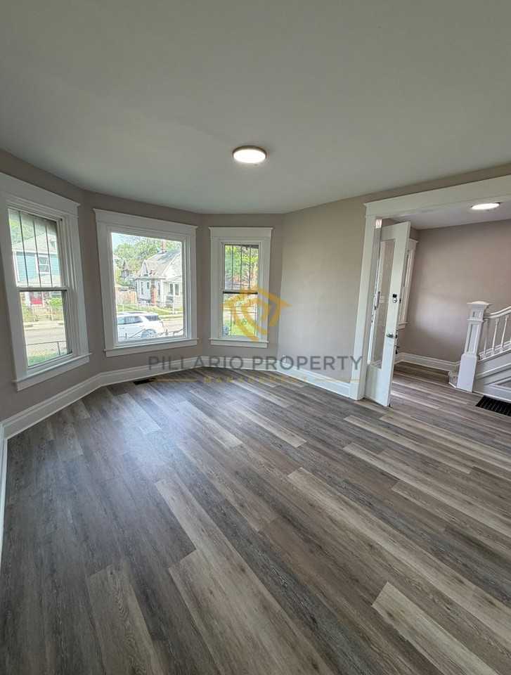 2933 Winthrop Ave - Photo 3 of 19