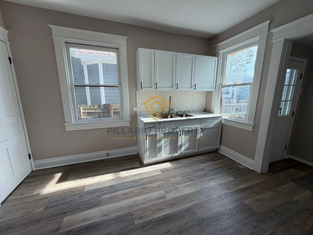 2933 Winthrop Ave - Photo 4 of 19