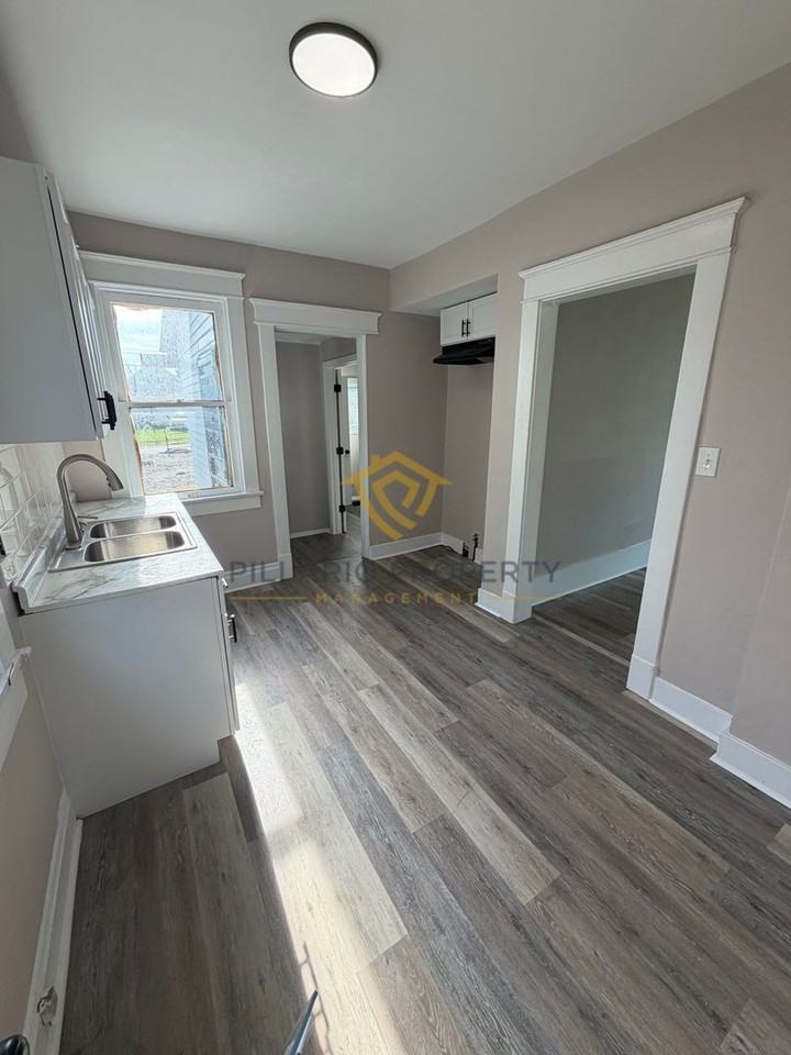 2933 Winthrop Ave - Photo 7 of 19