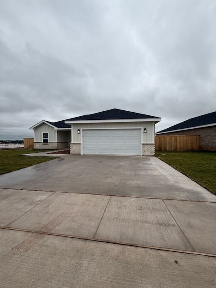 7017 Glen Abbey - Photo 2 of 22