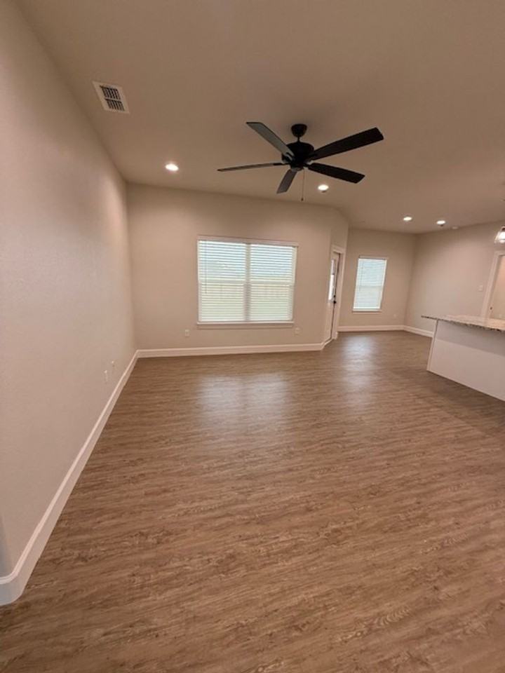 7017 Glen Abbey - Photo 3 of 22