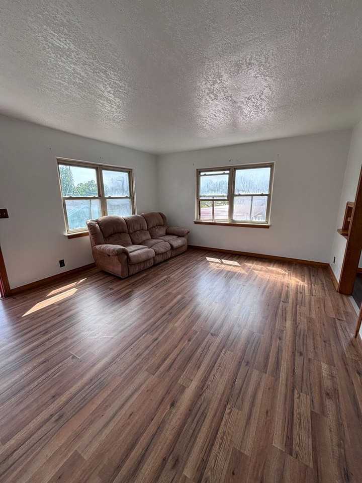 629 S Reno Ave - Photo 3 of 13