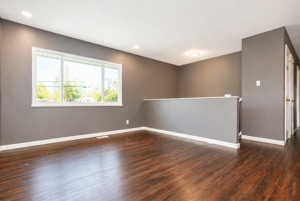 5304 Robinwood Rd - Photo 2 of 18