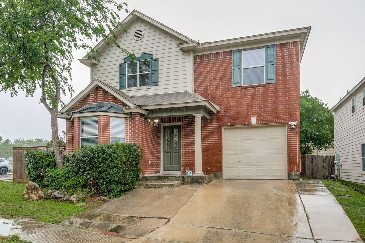 102 Cindy Lou Dr - Photo 2 of 25