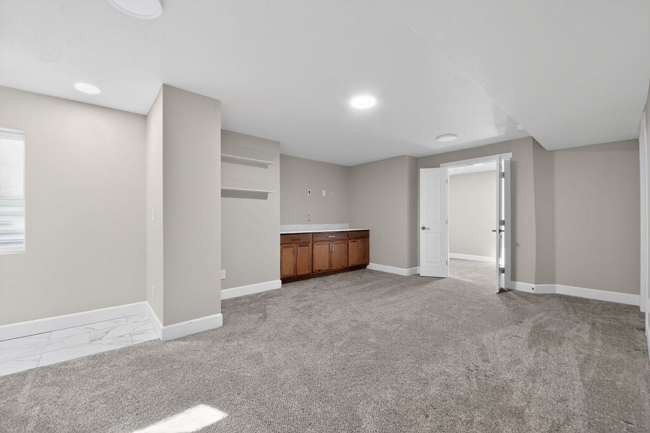 1986 Shadow Creek Dr - Photo 4 of 13