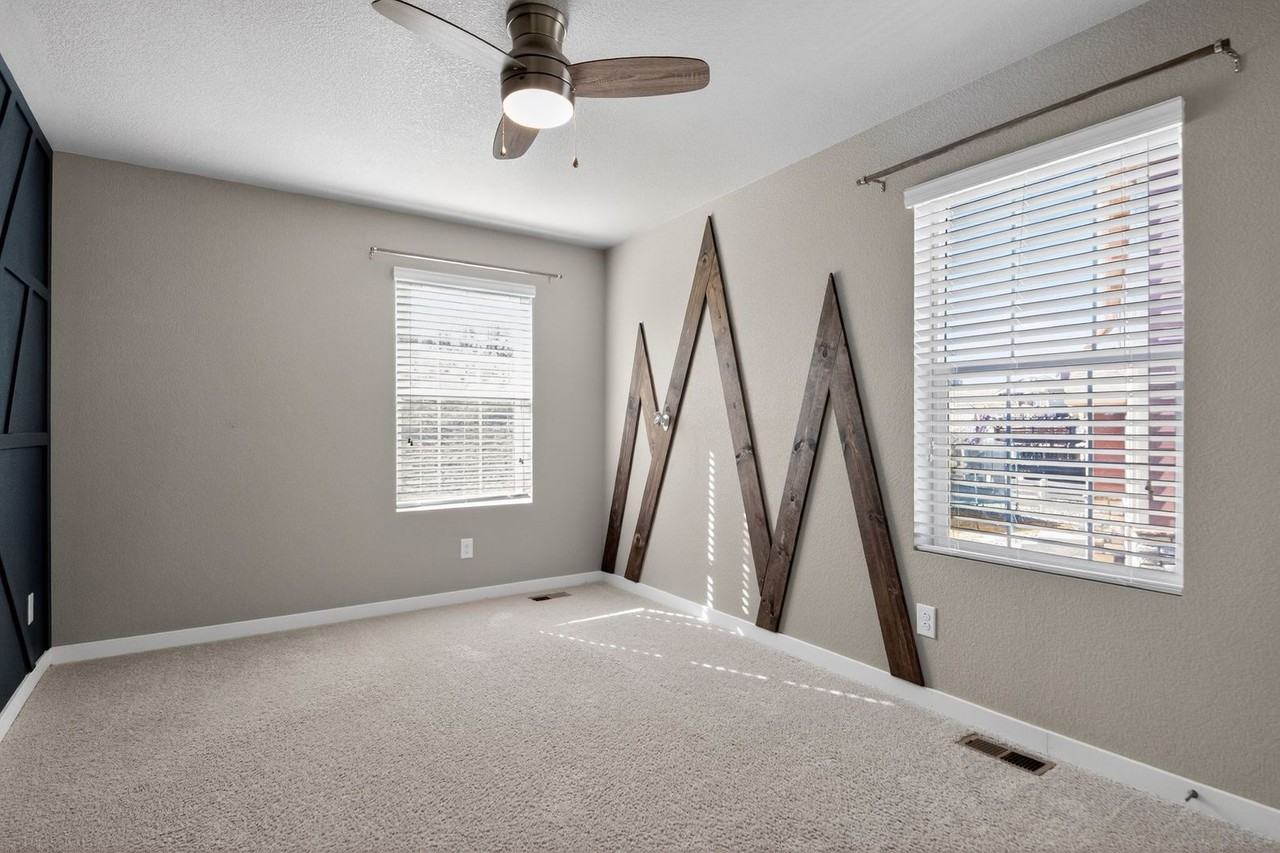 1986 Shadow Creek Dr - Photo 5 of 13