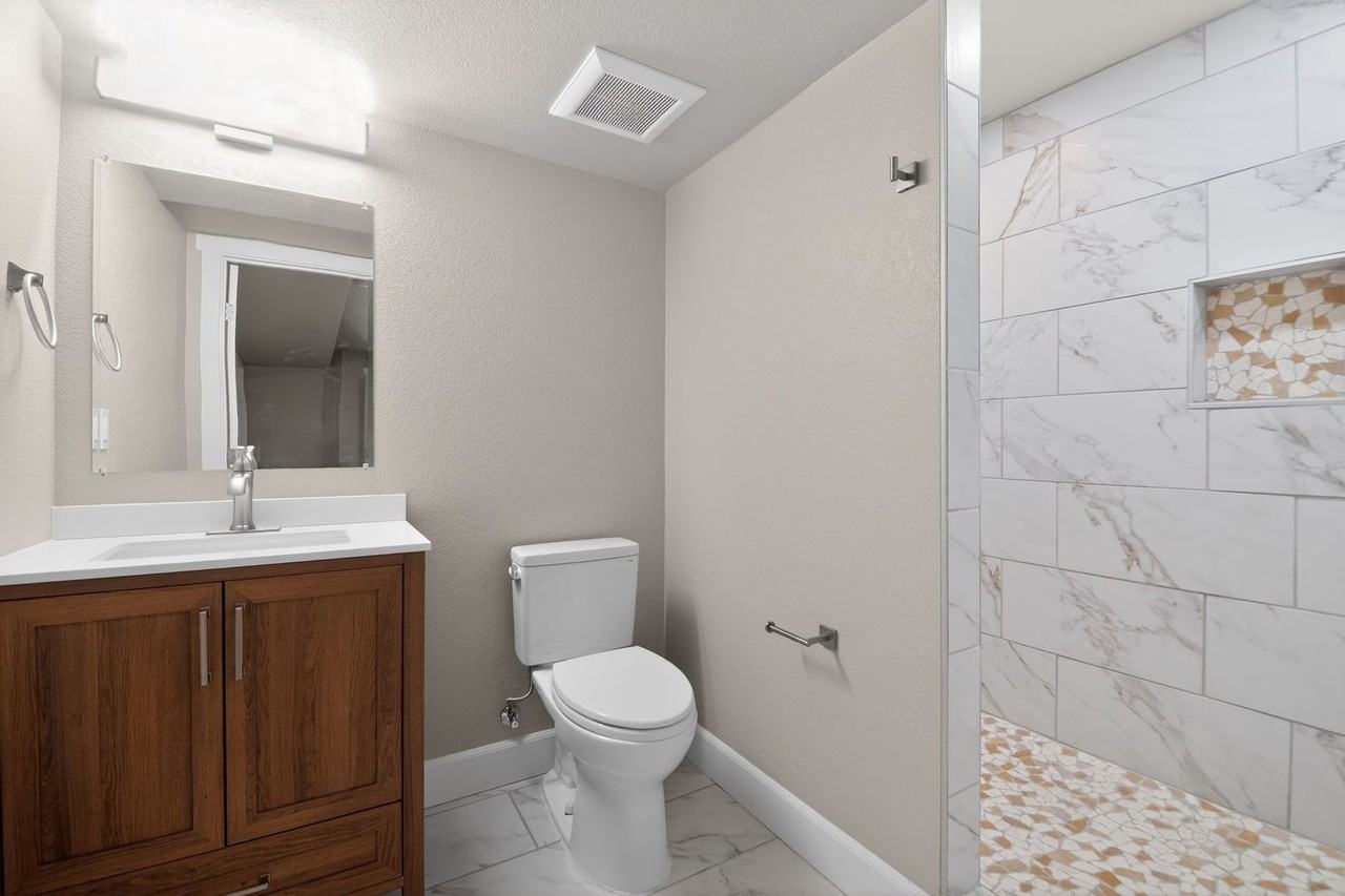 1986 Shadow Creek Dr - Photo 6 of 13