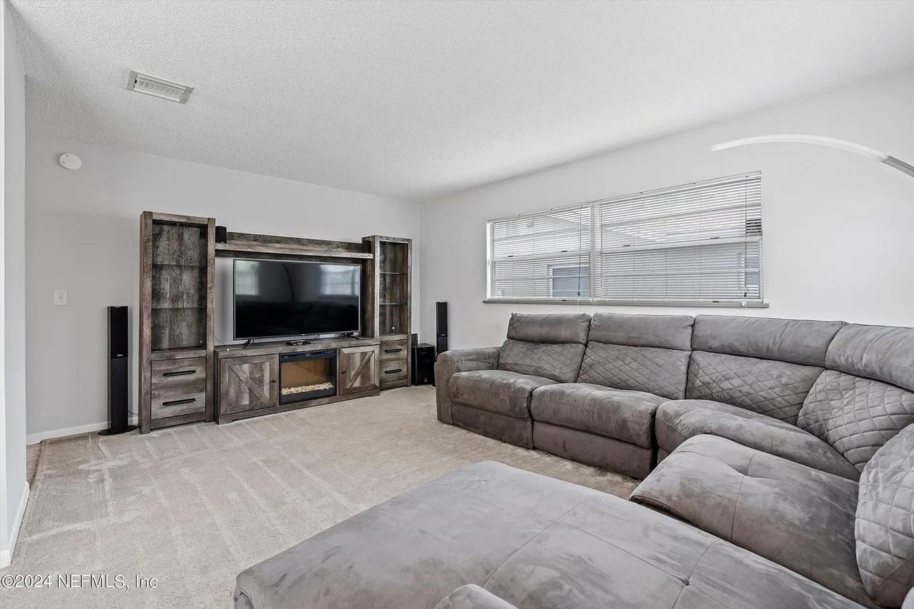 6263 Toyota Dr - Photo 2 of 12