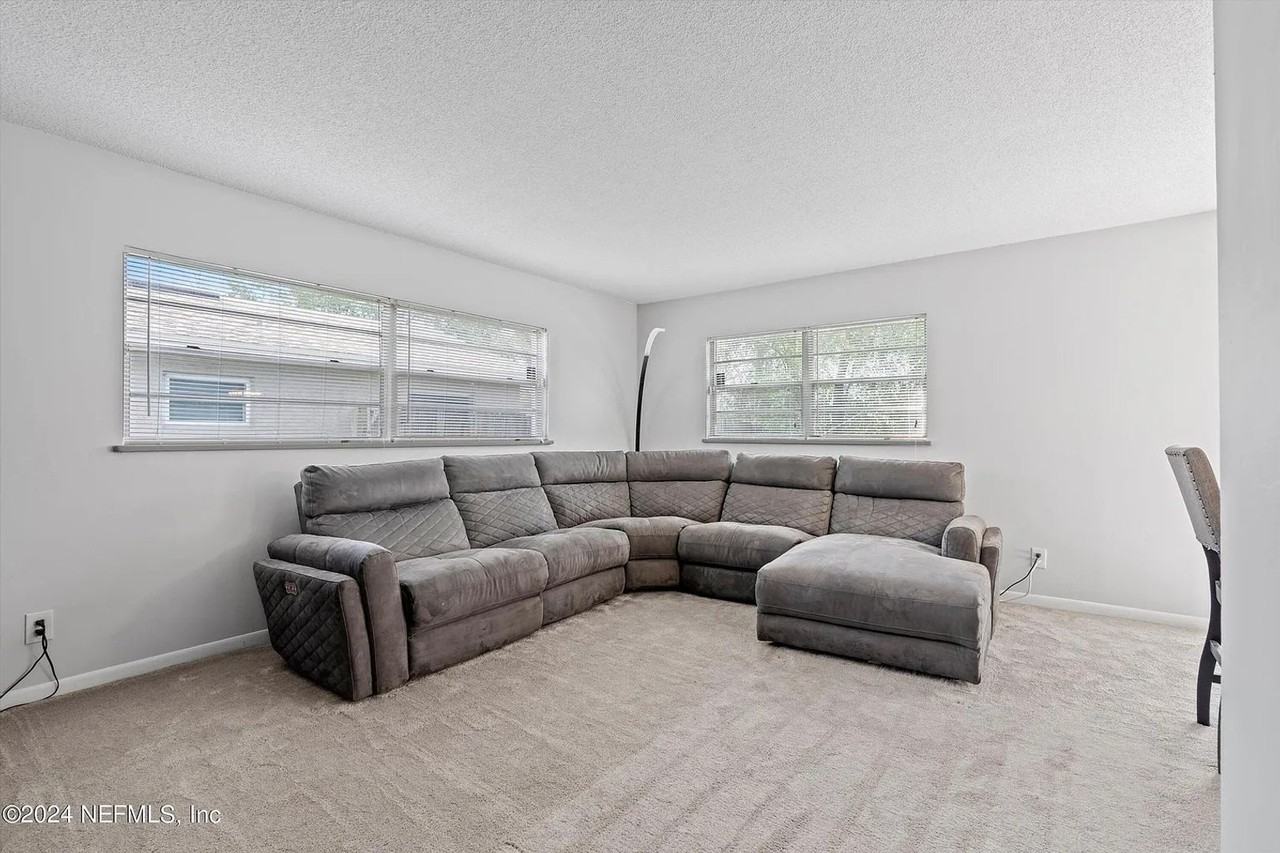 6263 Toyota Dr - Photo 4 of 12