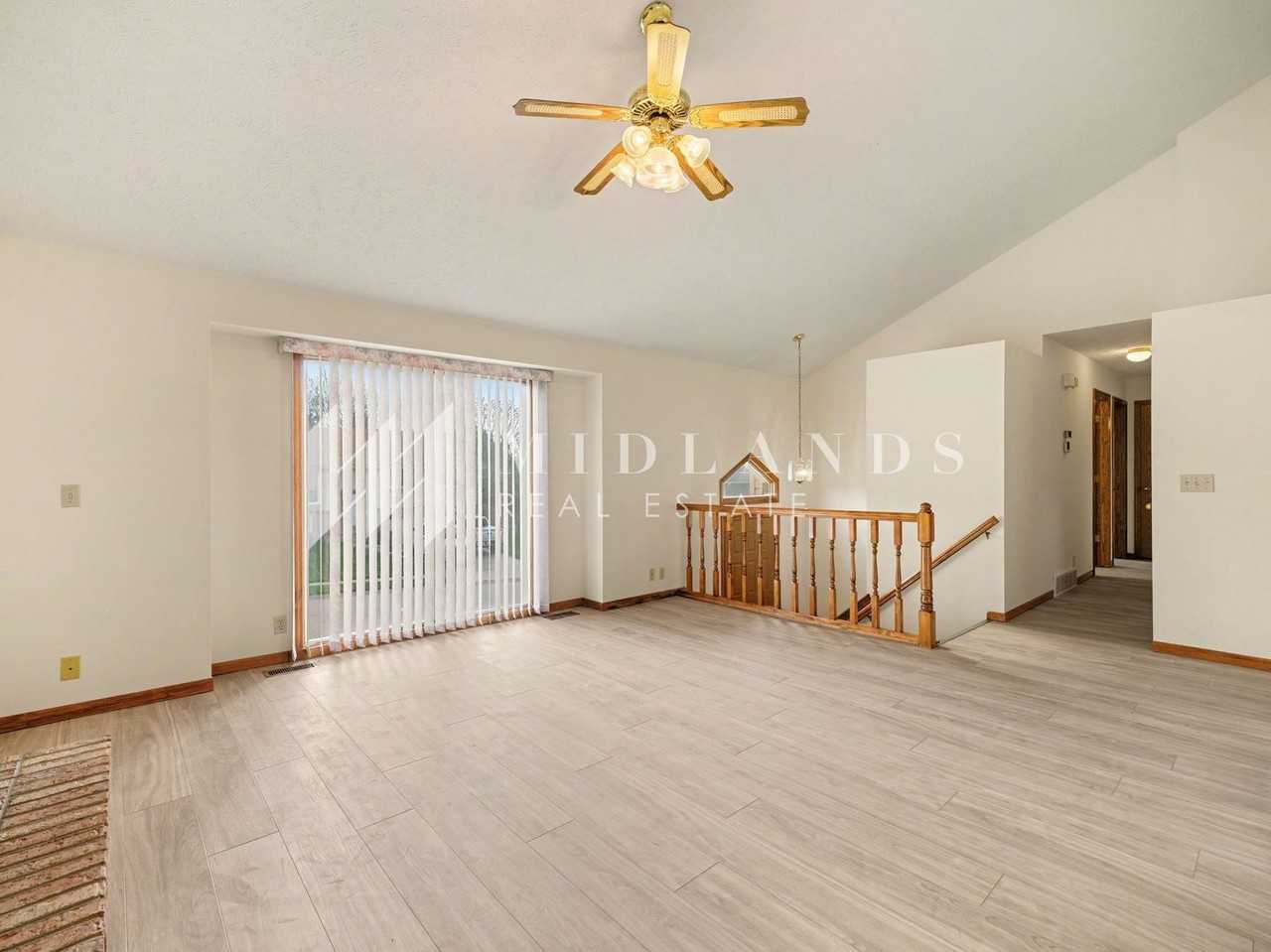 5763 N 130th St - Photo 3 of 16