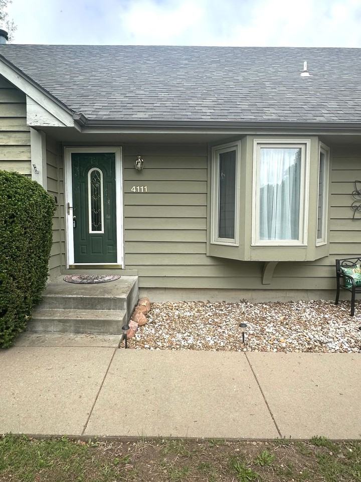 4111 Se Minnesota Ave - Photo 2 of 31