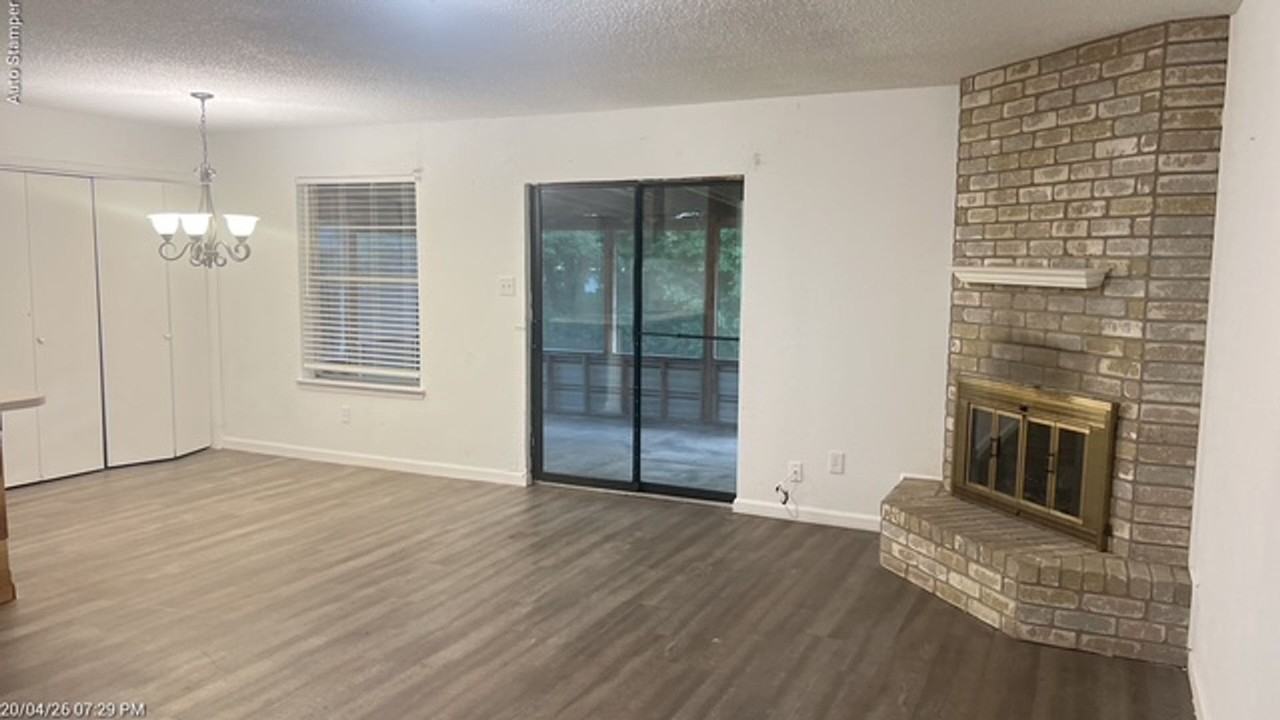 405 Bryan Dr - Photo 5 of 35