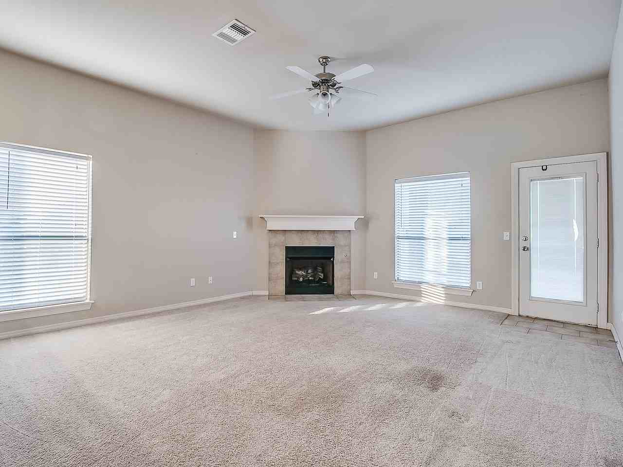 17717 Spacious Sky Ct - Photo 4 of 30