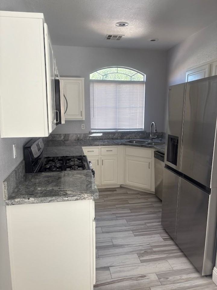 263 Summer Meadow St - Photo 2 of 28