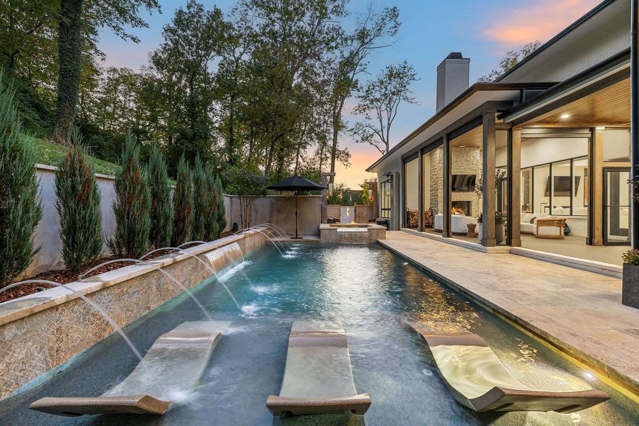 1323 Harding Pl - Photo 3 of 50