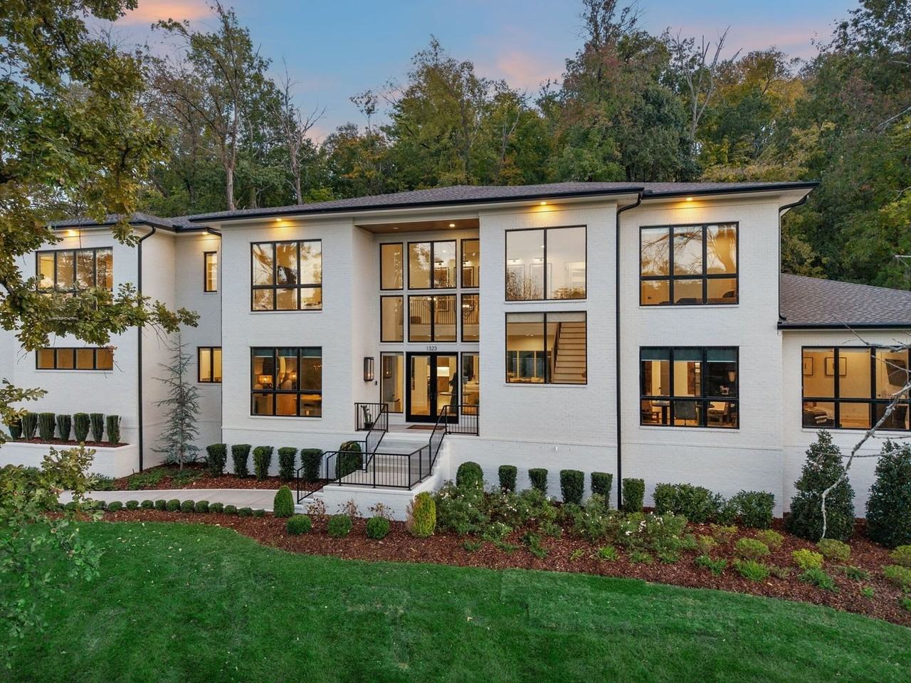 1323 Harding Pl - Photo 6 of 50