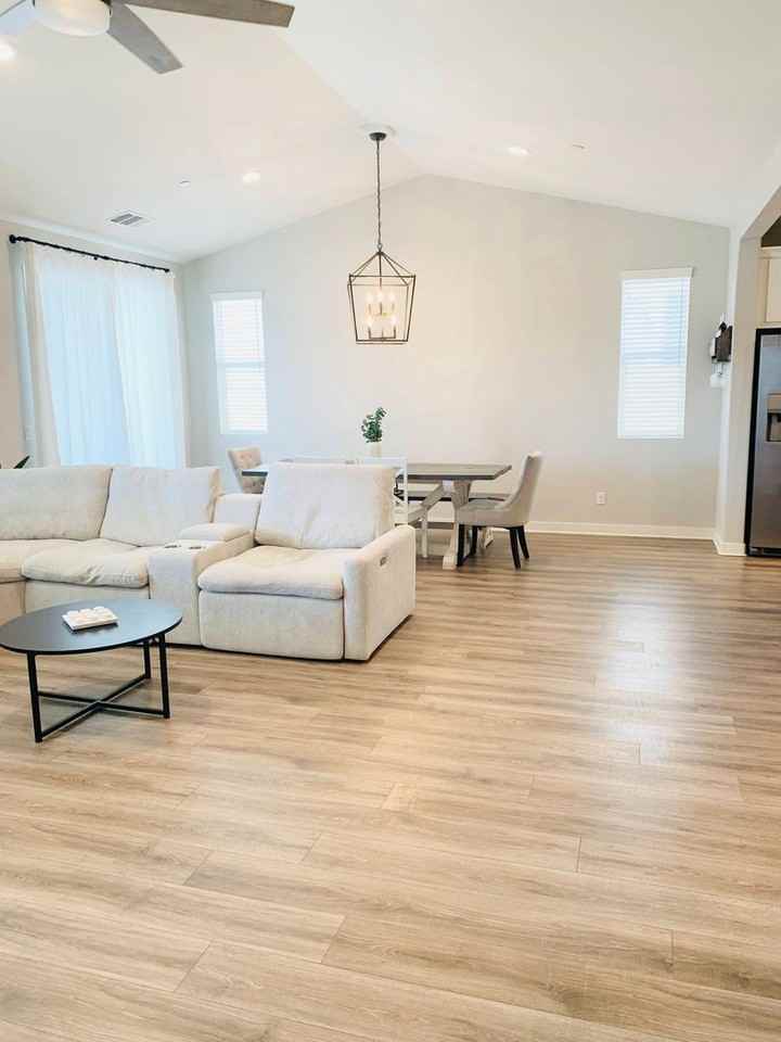 24187 Blackberry St - Photo 4 of 26