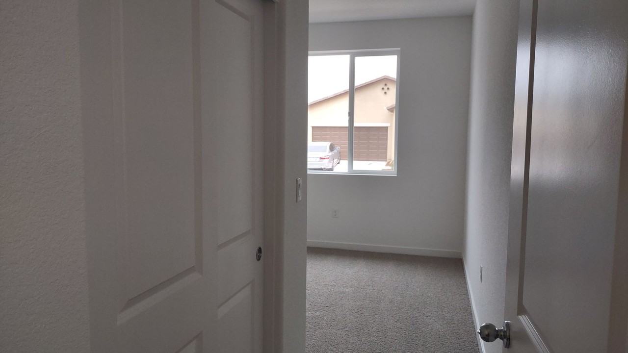 6064 Sunscape Way - Photo 3 of 30