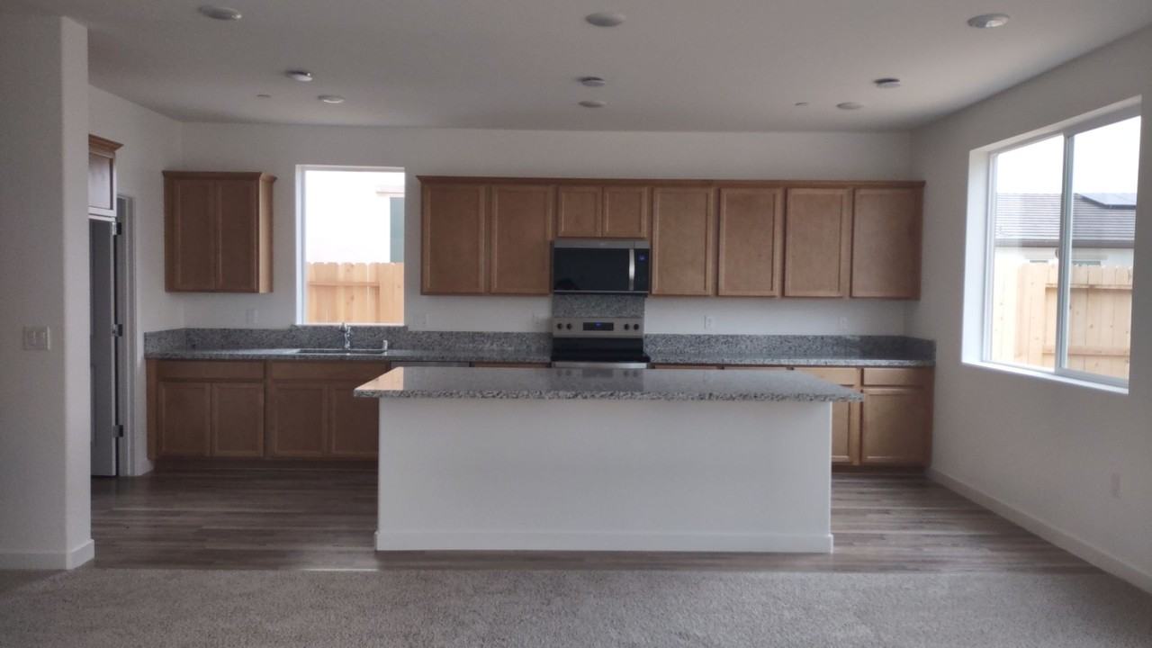 6064 Sunscape Way - Photo 6 of 30