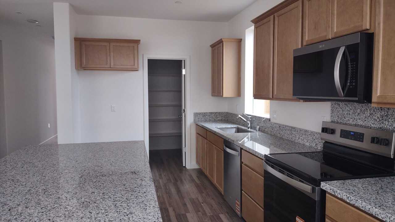 6064 Sunscape Way - Photo 7 of 30