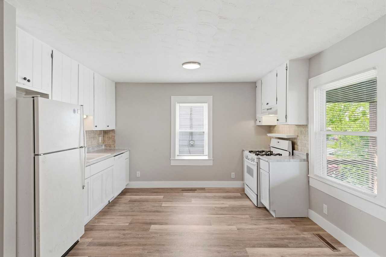 2154 E Cairo St - Photo 6 of 25