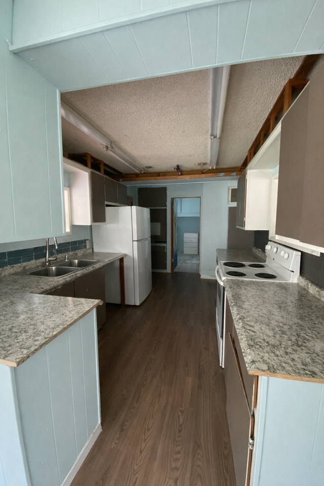 111 E Sherwood Rd - Photo 2 of 4