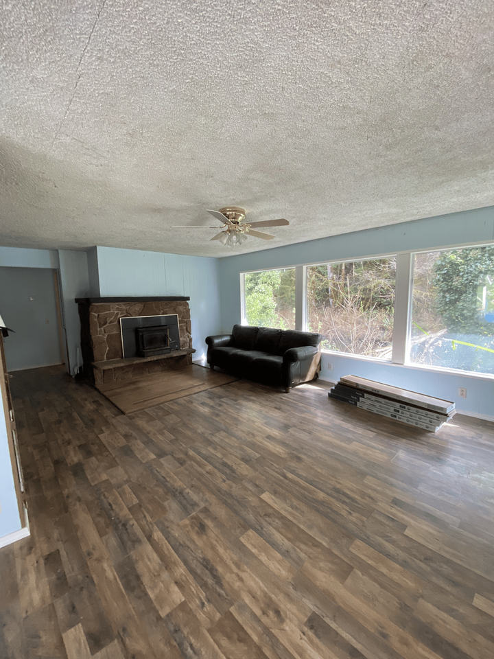 111 E Sherwood Rd - Photo 3 of 4