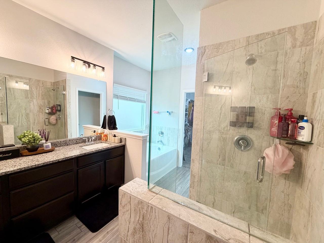 11204 Solar St - Photo 6 of 17