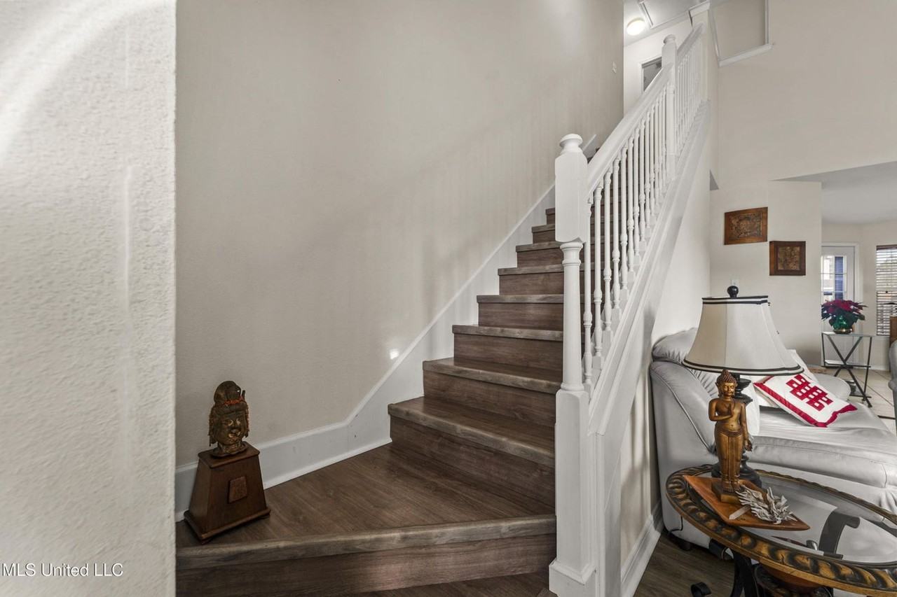 14040 Seymour Dr - Photo 4 of 46