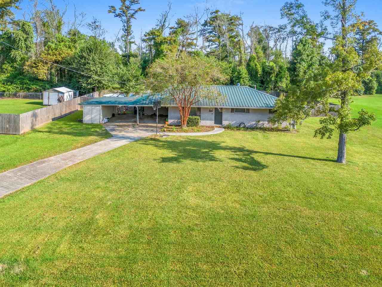 1492 Becky St - Photo 3 of 15