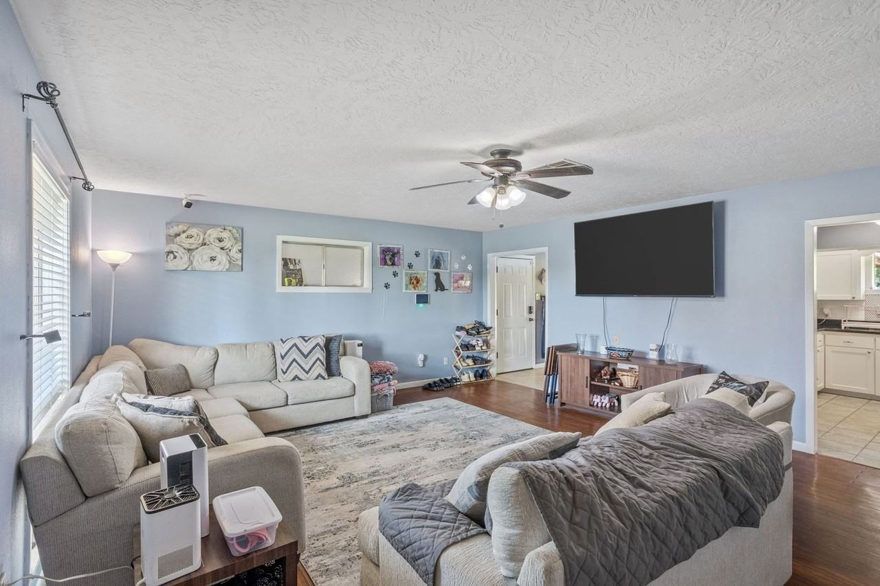 1492 Becky St - Photo 6 of 15