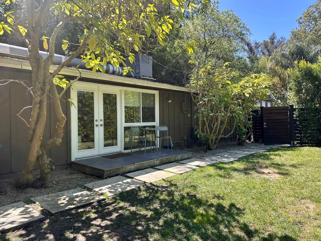 8350 Lookout Mountain Ave - Photo 5 of 19