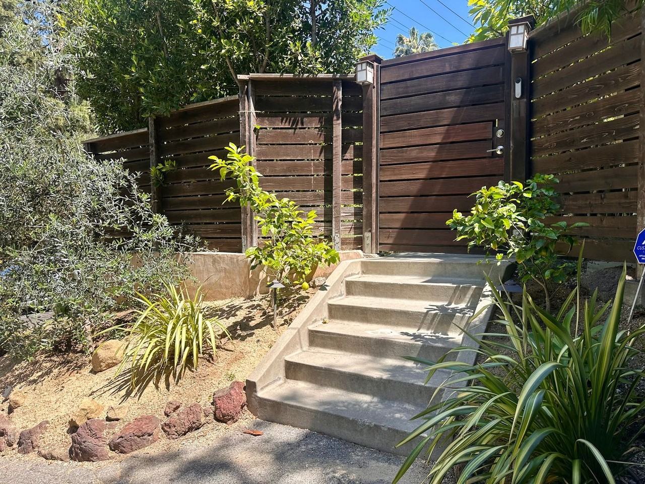 8350 Lookout Mountain Ave - Photo 6 of 19