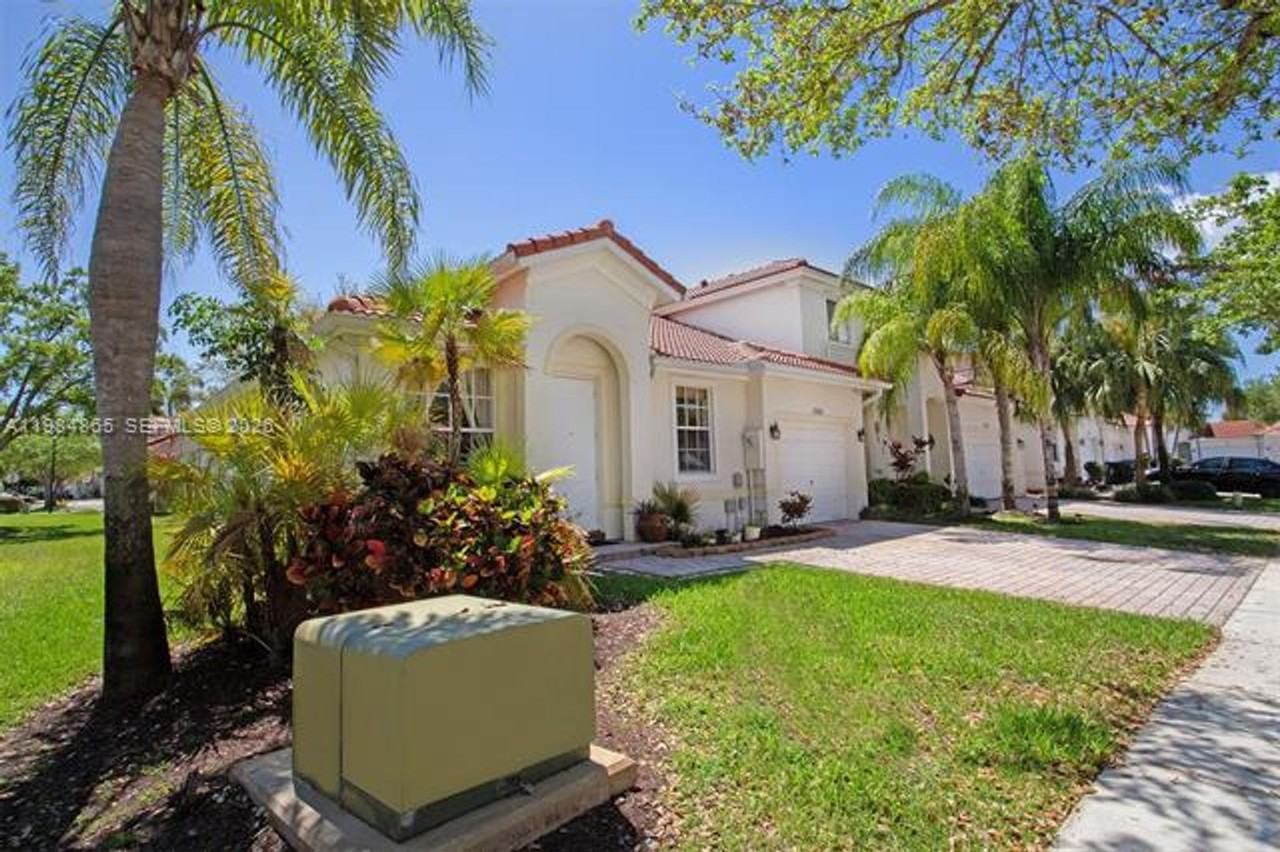 18860 Sw 25th Ct - Photo 2 of 30
