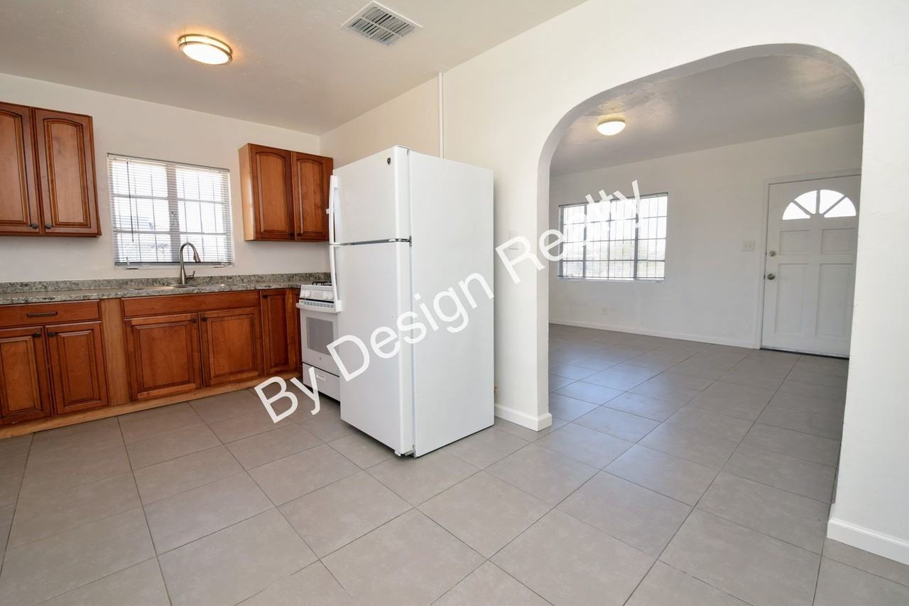 143 W Flores St - Photo 7 of 16