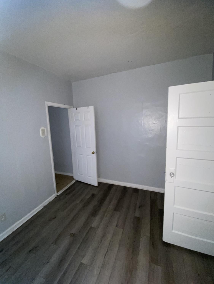 5133 Irving St #A - Photo 3 of 6