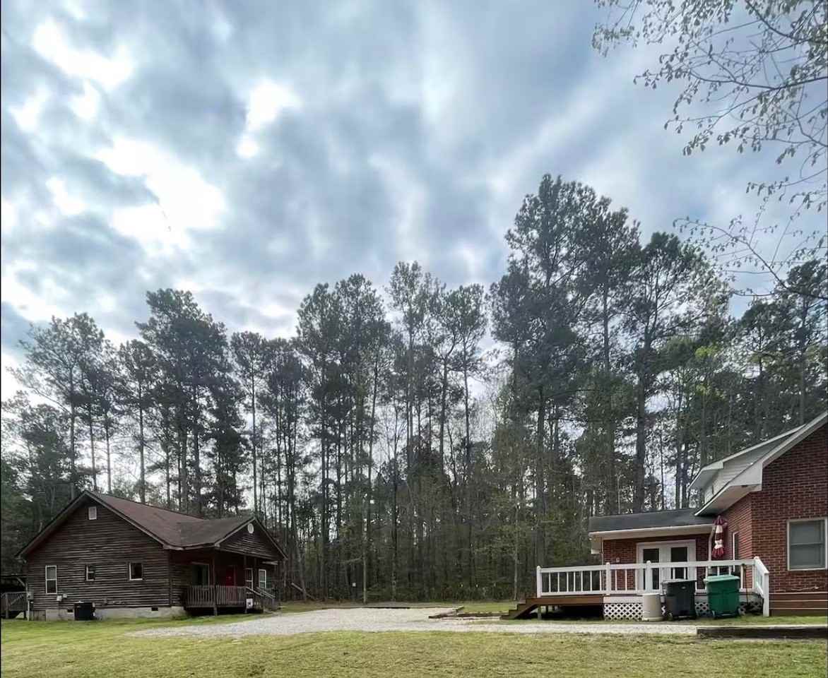 876 Louisville Rd - Photo 2 of 9