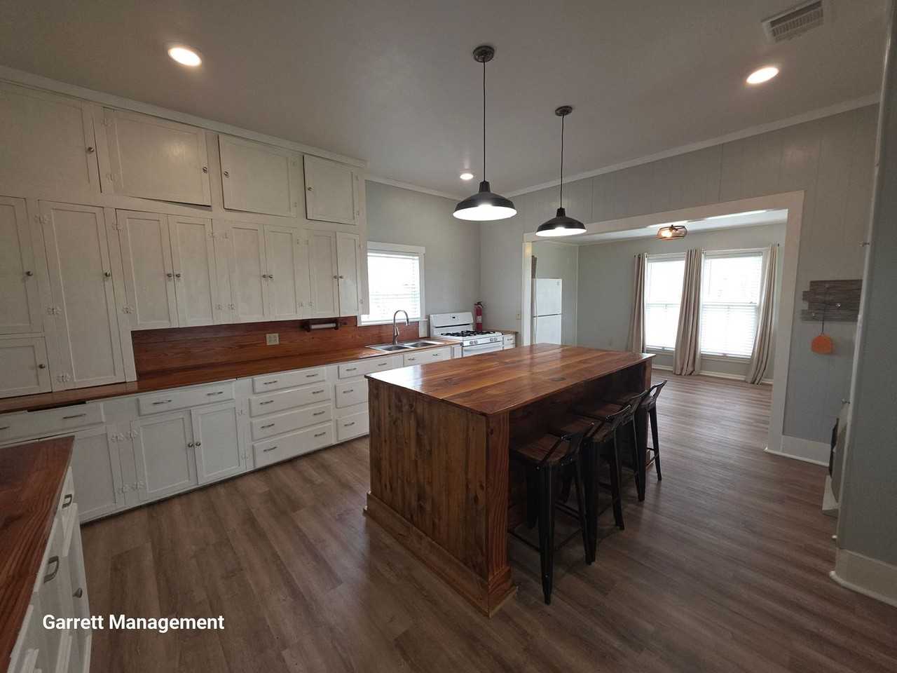337 County Road 2435 - Photo 4 of 24
