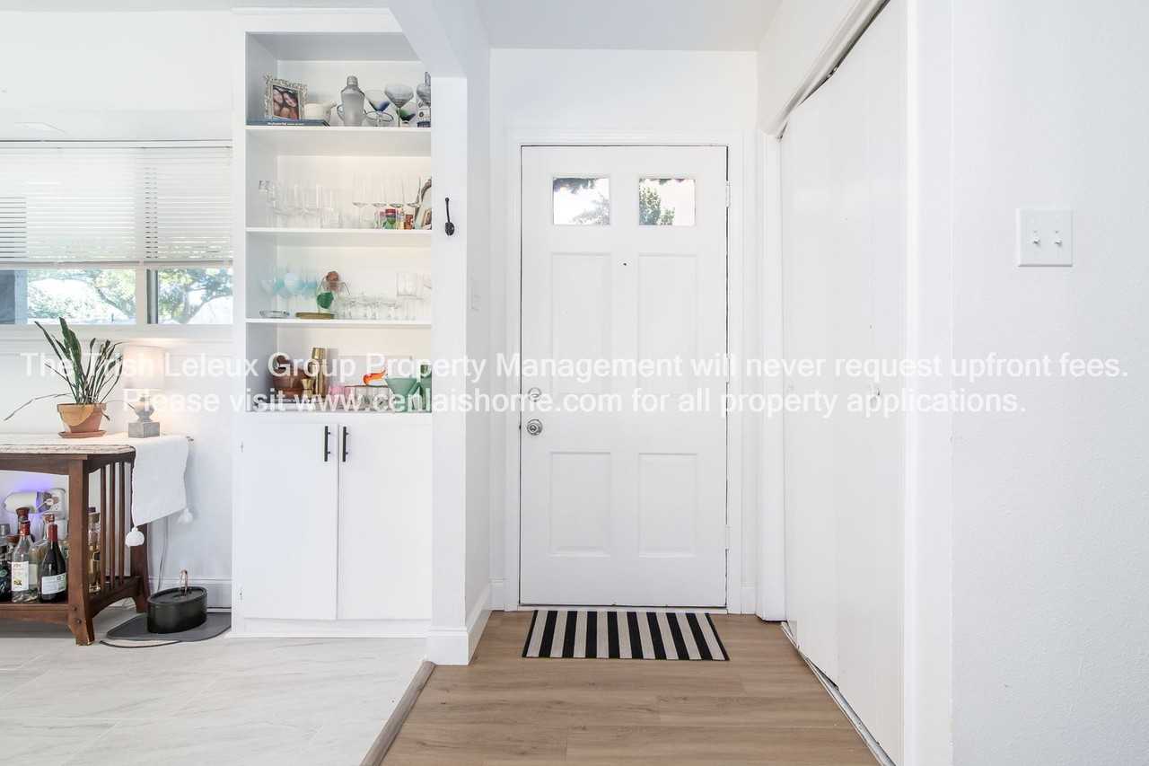 5703 Navaho Trl - Photo 3 of 18