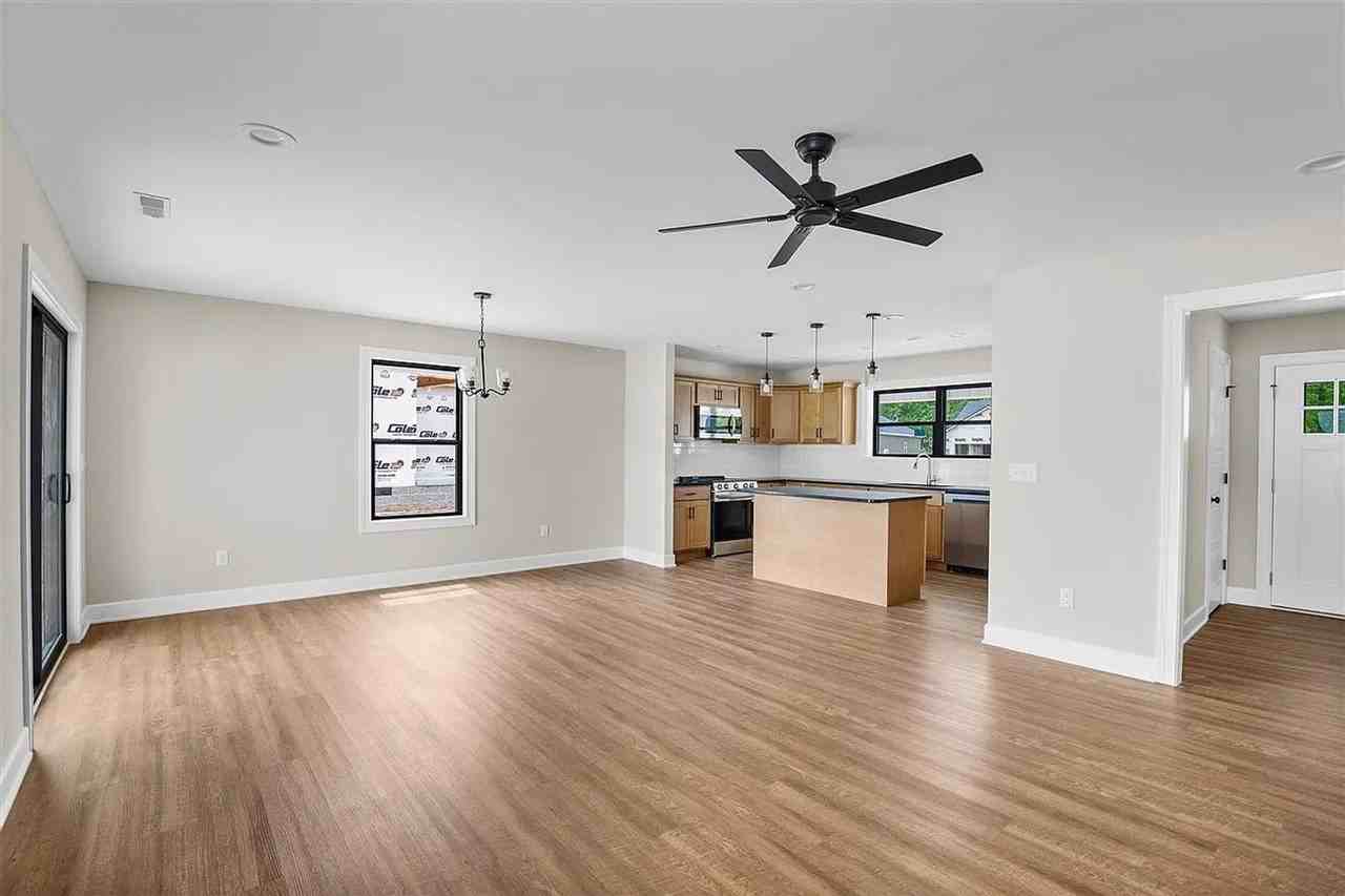 107 Madeline Ct - Photo 3 of 8