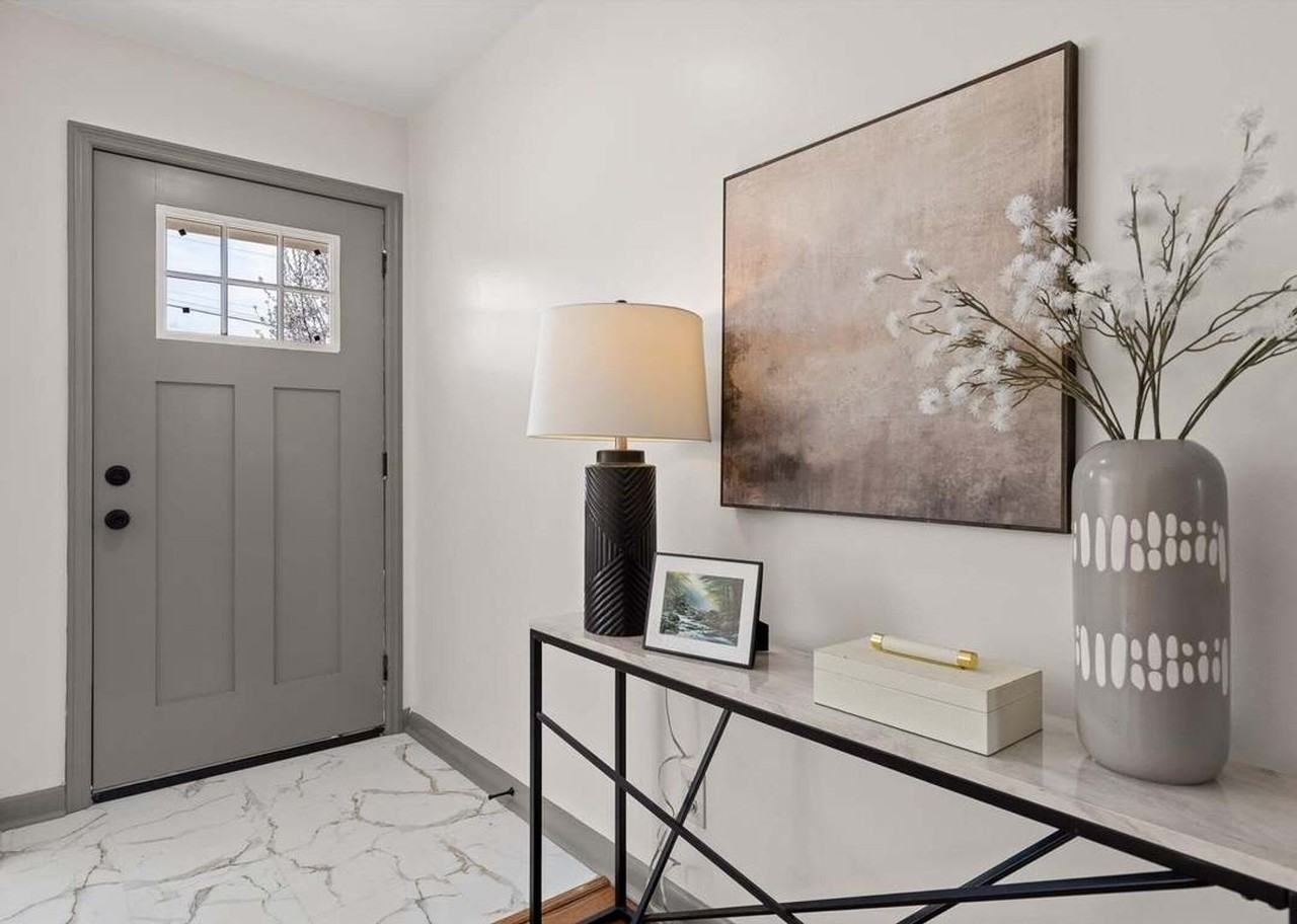 2301 Arroyo Dr - Photo 2 of 20