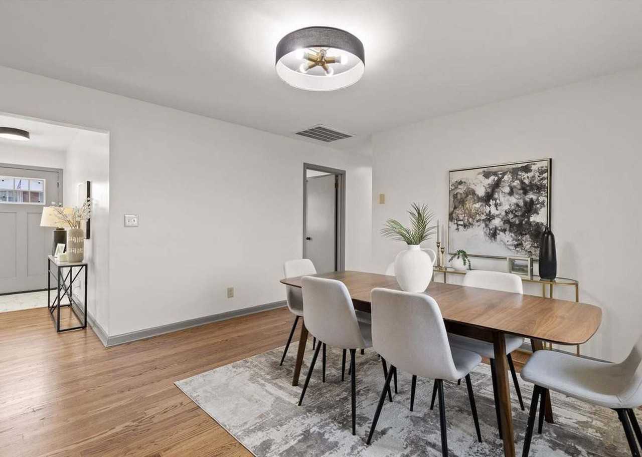 2301 Arroyo Dr - Photo 4 of 20