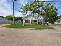 240 S Draper Ave - Photo 1 of 1