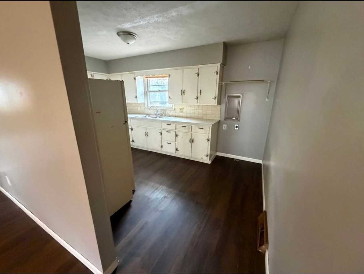 1410 W Atlantic St #B - Photo 4 of 11