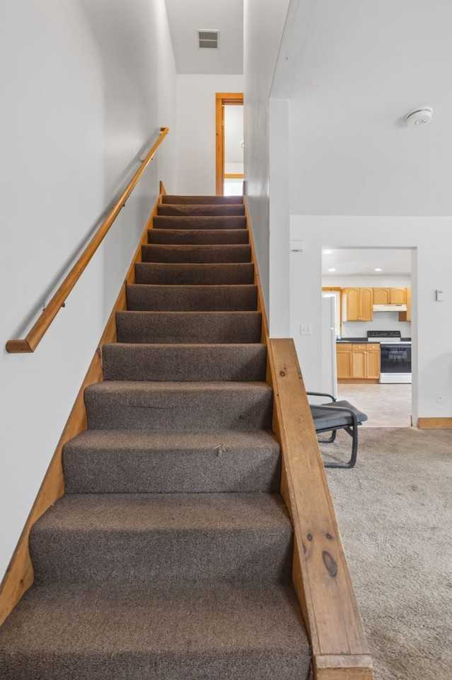 1181 Russell Rd - Photo 6 of 15