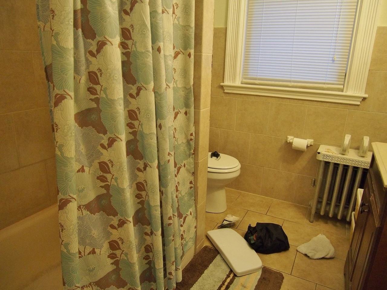 148 Strathmore Rd - Photo 2 of 14