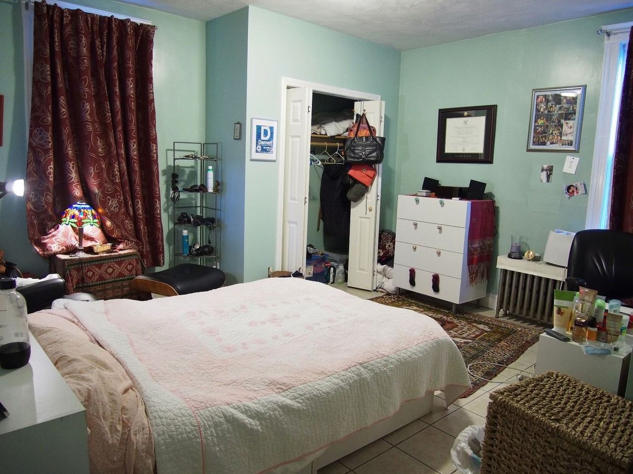 148 Strathmore Rd - Photo 4 of 14