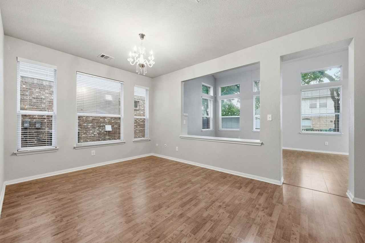 1716 Briarton Ln S - Photo 6 of 31