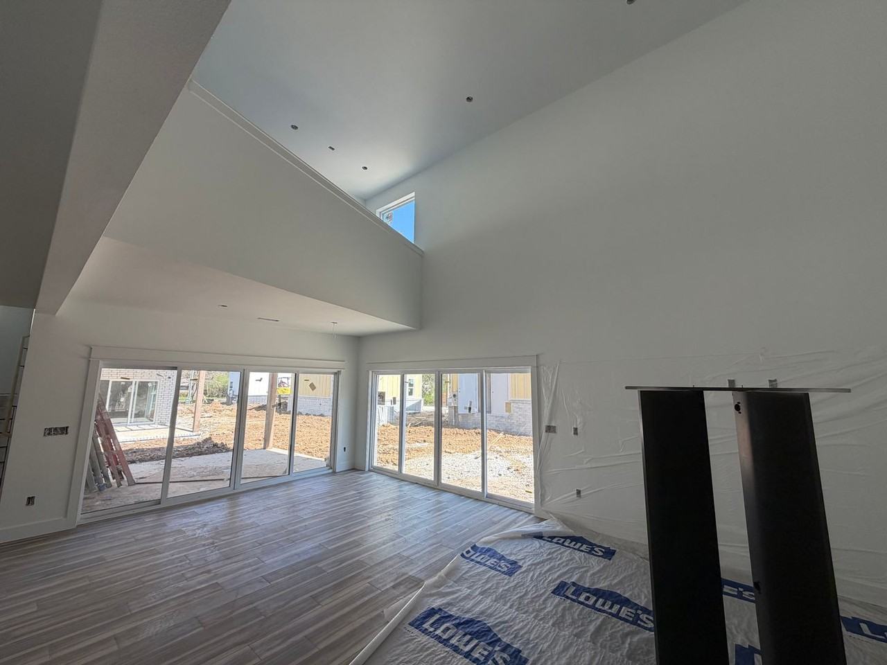 904 N Sang Ave - Photo 3 of 31