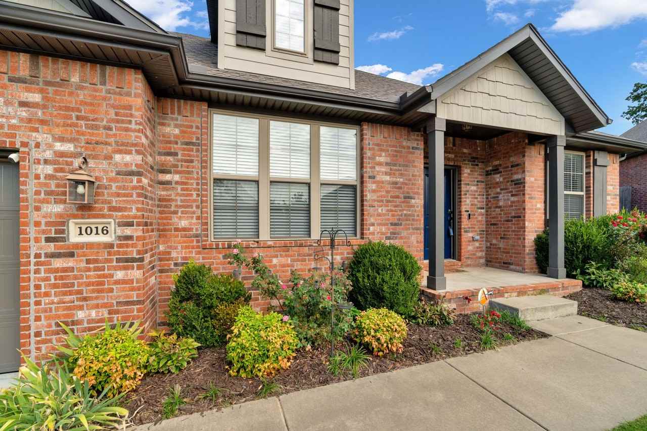 1016 Marbella Ct - Photo 2 of 26